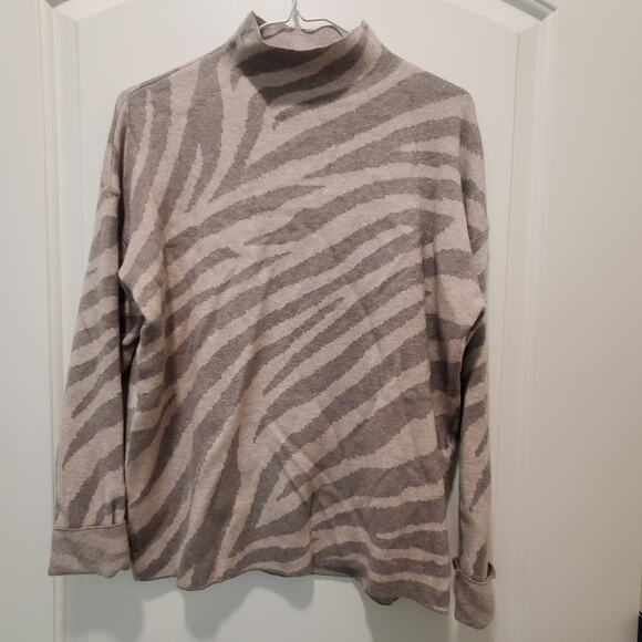 Tahari Mock Neck L Zebra Print Soft Sweater Pullover Heather Gray Size Large - Picture 1 of 7